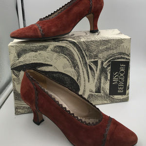 💰SOLD💰VINTAGE 90s Miss Bergdorf Suede Heels